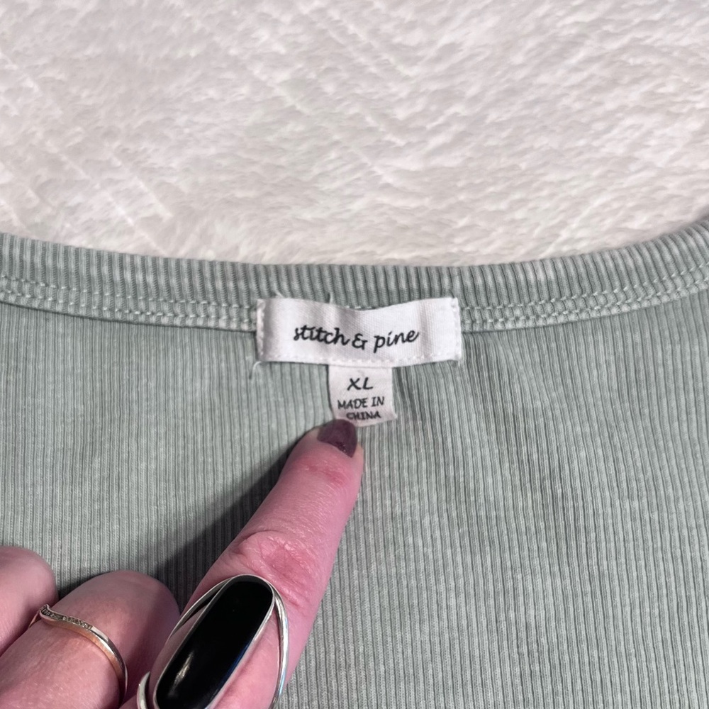***💲BOGO💲*** Ribbed Henley - Picture 4 of 5